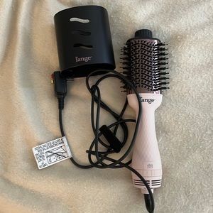L’Ange Le Volume brush dryer